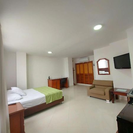 Hotel Florida Inn Медельин Экстерьер фото